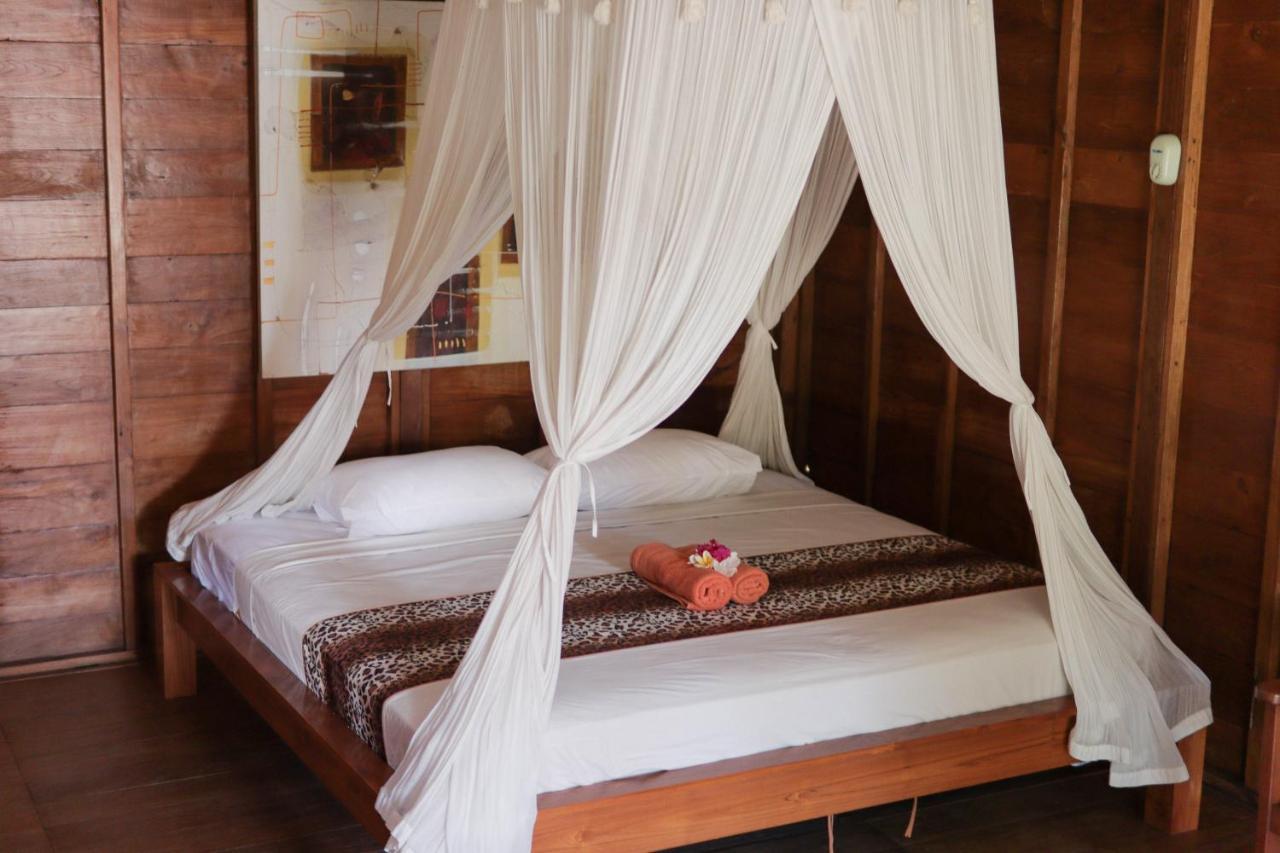 Yut'S Inn Flower Paradise Gili Gede מראה חיצוני תמונה