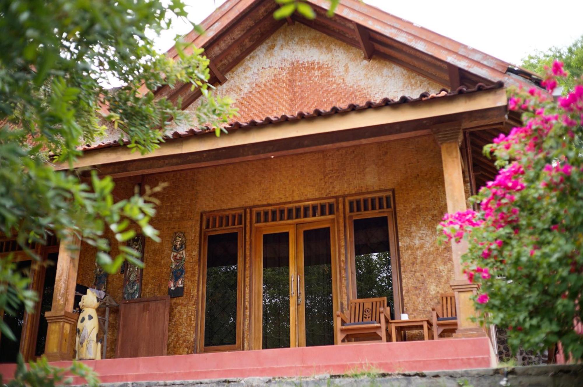Yut'S Inn Flower Paradise Gili Gede מראה חיצוני תמונה